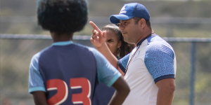 Com dois rebaixamentos na conta e em processo de reformulação na equipe feminina, Bahia demite técnico Igor Morena